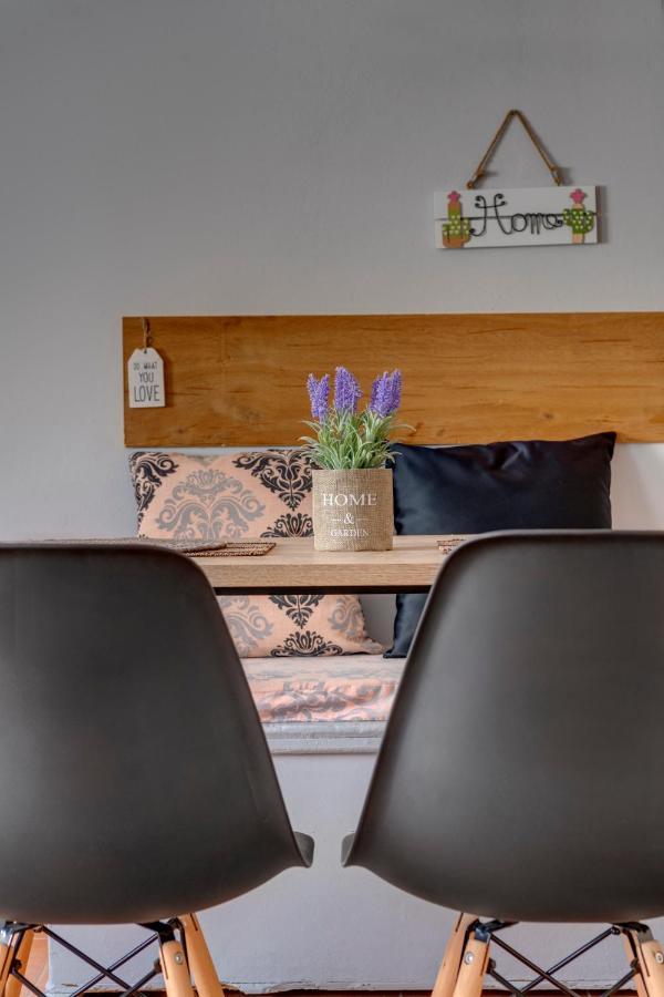 Fabbrica Bnb Vári Exteriör bild